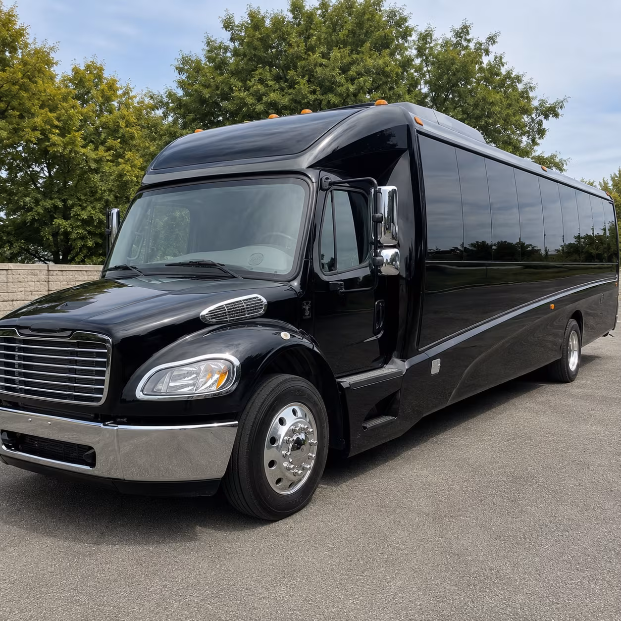 garland 30 passenger minibus