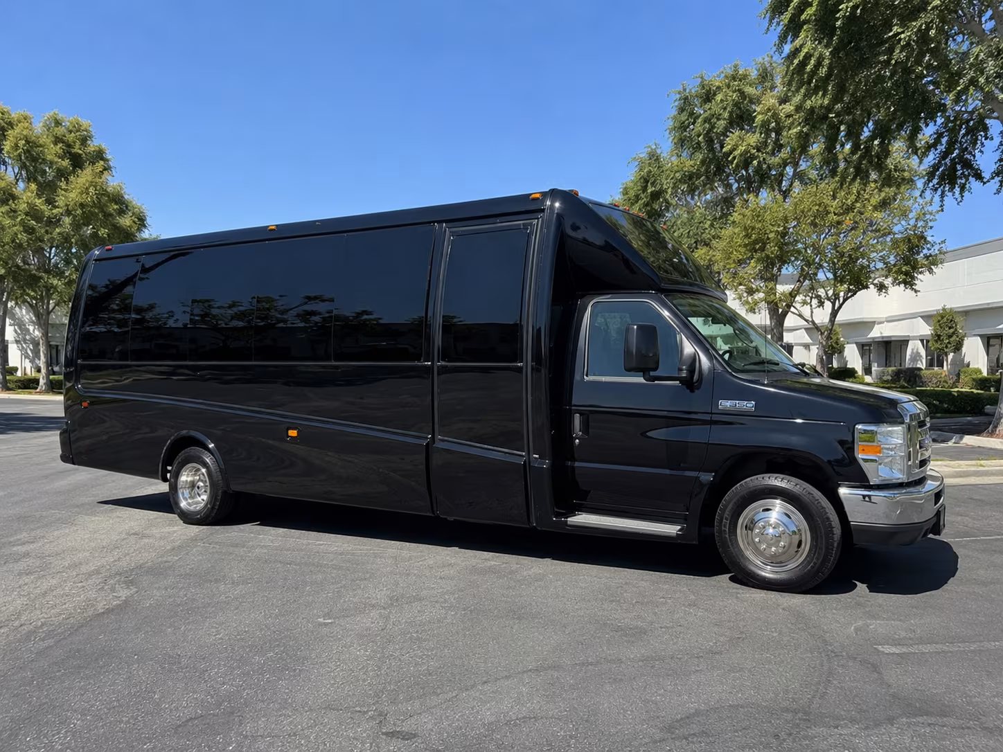 group tour and sightseeing buses around the dfw area
